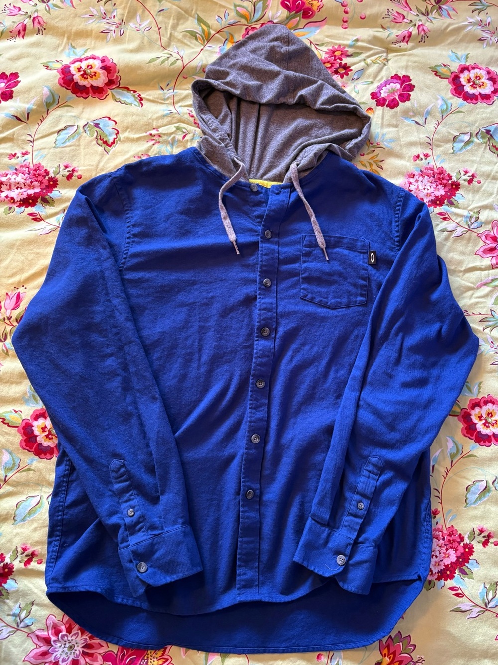 Oakley gray hooded blue long sleeve shirt Men’s XL 29”x23” EUC